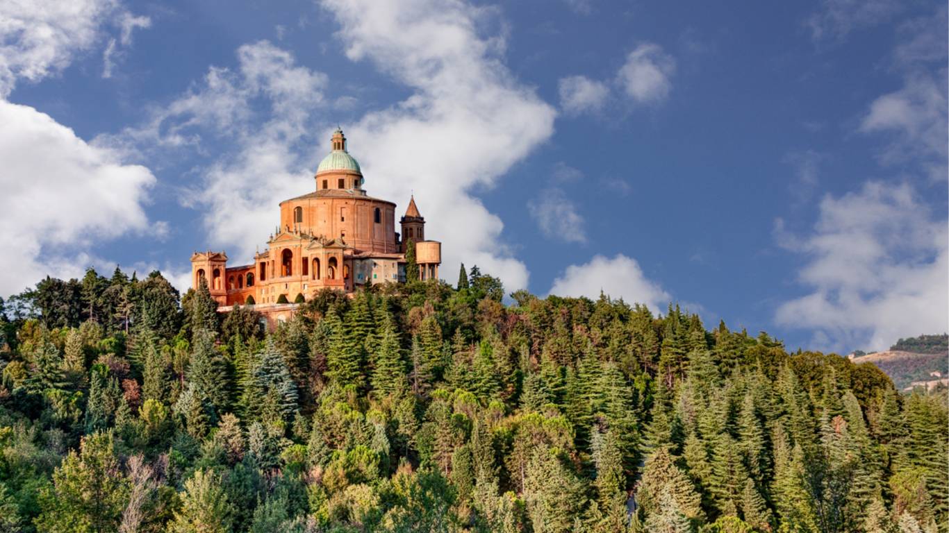Bleis-Hotel-Bologna-itineraries-2-castle-bologna-hills